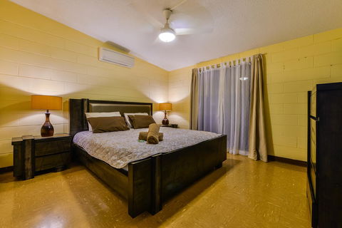30 Kennedy Street - Gold Coast 4U 12