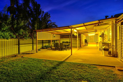 30 Kennedy Street - Gold Coast 4U 22