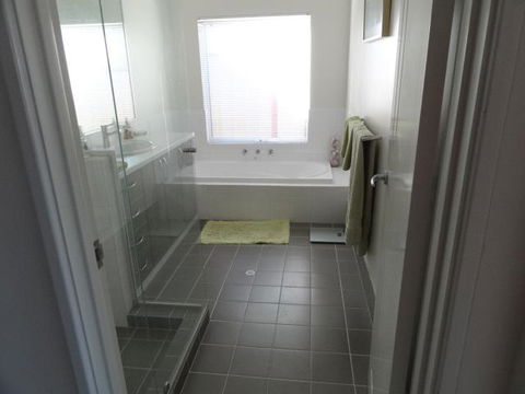 Acaciabnb - Accommodation Gold Coast 6