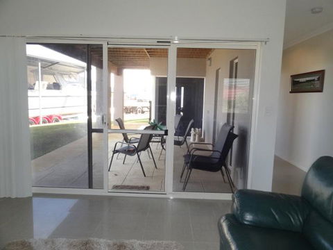 Acaciabnb - Accommodation Gold Coast 4