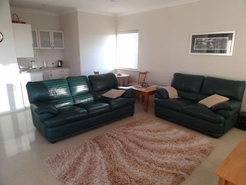 Acaciabnb - Accommodation Gold Coast 8