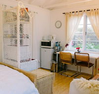 Garden Studio in Cottesloe - Gold Coast 4U