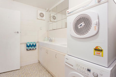 Retro Central Claremont Oasis - Accommodation Gold Coast 10