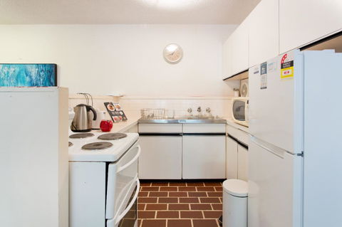 Retro Central Claremont Oasis - Accommodation Gold Coast 8