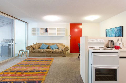 Retro Central Claremont Oasis - Accommodation Gold Coast 4