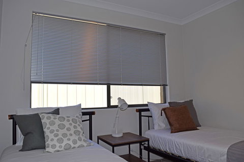 The Kingsleyâ€™s Place â€“ Piara Waters - Accommodation Gold Coast 8