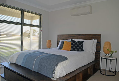 The Kingsleyâ€™s Place â€“ Piara Waters - Accommodation Gold Coast 6