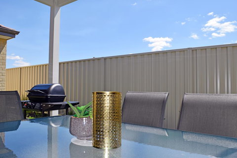 The Kingsleyâ€™s Place â€“ Piara Waters - Accommodation Gold Coast 4