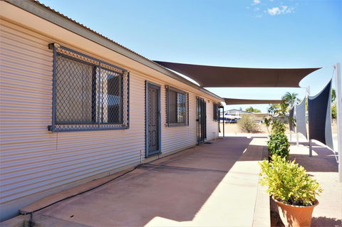 9 Krait Street - Perfect For Large Groups Or Families Alike - Gold Coast 4U 1
