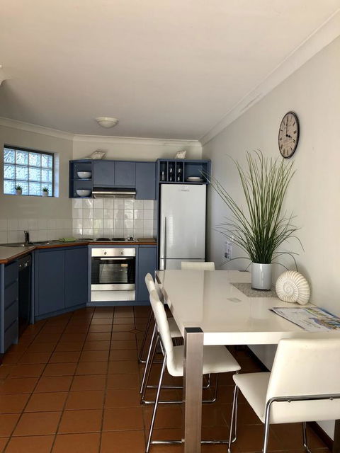 Scarborough Beach Front Resort - Shell Four - Gold Coast 4U 11
