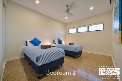 27 Kestrel Place - With Pool And Jetty - Gold Coast 4U 12