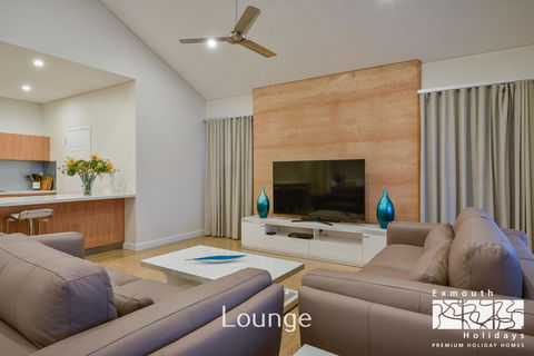 27 Kestrel Place - With Pool And Jetty - Gold Coast 4U 2