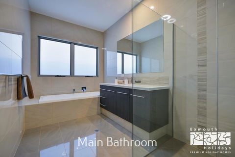 27 Kestrel Place - With Pool And Jetty - Gold Coast 4U 13