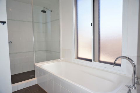 Osprey Holiday Village Unit 104 - Gold Coast 4U 10
