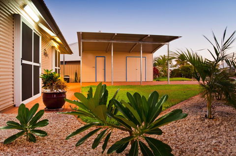Osprey Holiday Village Unit 104 - Gold Coast 4U 24
