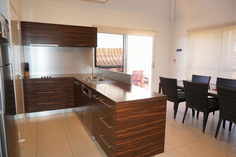 Osprey Holiday Village Unit 104 - Gold Coast 4U 6