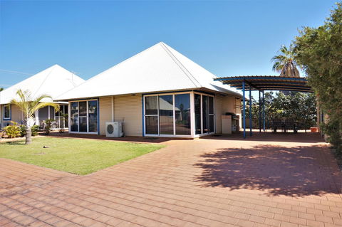 Osprey Holiday Village Unit 102 - Gold Coast 4U 1