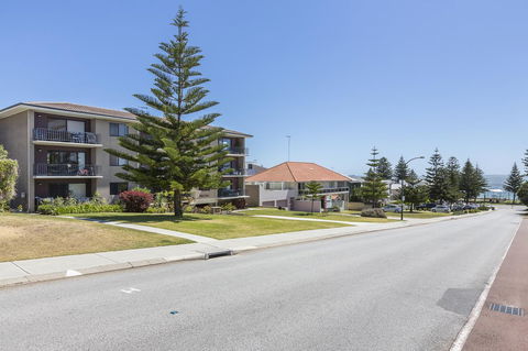 Cottesloe Marine Apartment - Executive Escapes - Gold Coast 4U 17