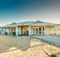 Blue Sky Escapes The Lookout Lancelin - Accommodation Gold Coast