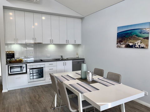 17 By The Sea - Gold Coast 4U 9