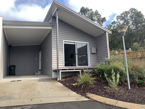 17 By The Sea - Gold Coast 4U 0