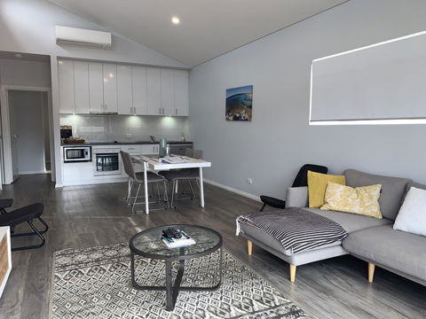 17 By The Sea - Gold Coast 4U 5