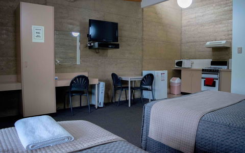 Hopetoun Motel & Chalet Village - 1 Gold Coast 35