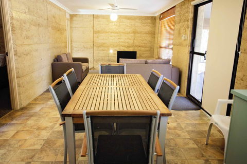 Hopetoun Motel & Chalet Village - 1 Gold Coast 40
