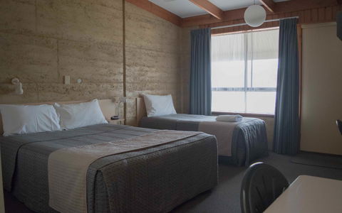 Hopetoun Motel & Chalet Village - 1 Gold Coast 1