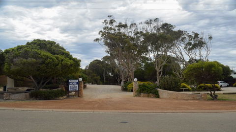 Hopetoun Motel & Chalet Village - 1 Gold Coast 12