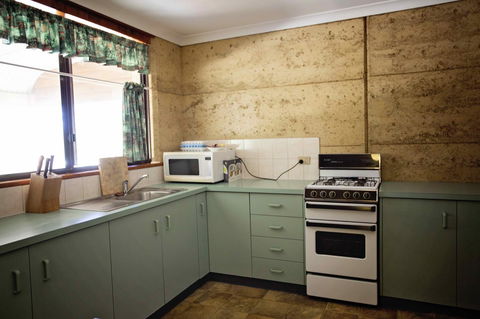 Hopetoun Motel & Chalet Village - 1 Gold Coast 42