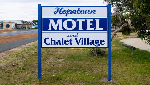 Hopetoun Motel & Chalet Village - 1 Gold Coast 5