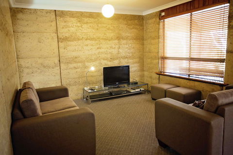 Hopetoun Motel & Chalet Village - 1 Gold Coast 41