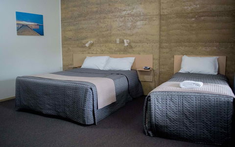 Hopetoun Motel & Chalet Village - 1 Gold Coast 0