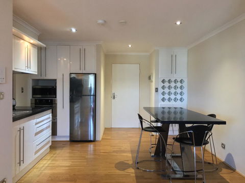 Colin St Apartment - Accommodation Gold Coast 4