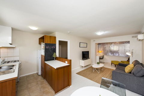 Townshend Rd - Accommodation Gold Coast 12