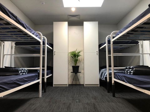 Spinners Hostel - Gold Coast 4U 8