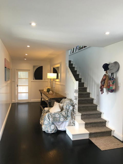The White House At Wallcliffe Farms - Gold Coast 4U 9
