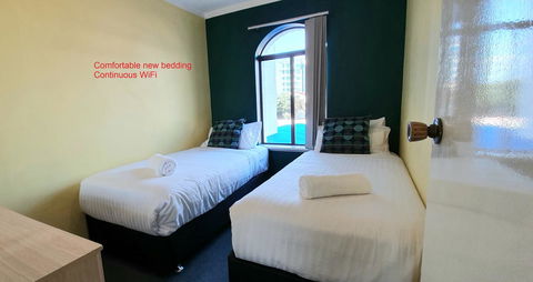 West Beach Lagoon 109 â€“ Amazing Location! - Gold Coast 4U 1