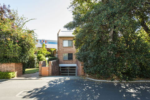 Forrest St - Gold Coast 4U 19