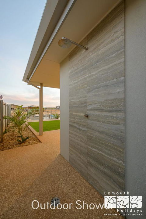 20 Madaffari Drive - Gold Coast 4U 6
