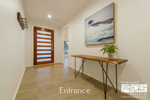20 Madaffari Drive - Gold Coast 4U 1