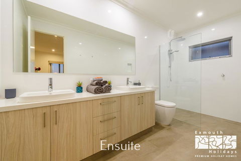 20 Madaffari Drive - Gold Coast 4U 9