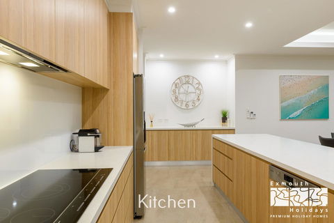20 Madaffari Drive - Gold Coast 4U 5
