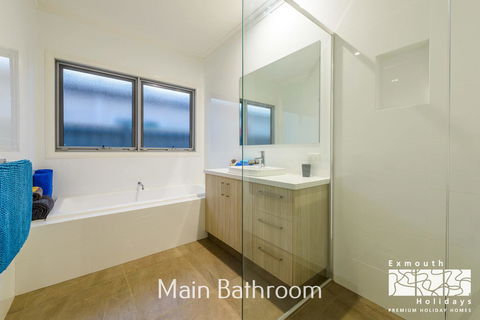 20 Madaffari Drive - Gold Coast 4U 15
