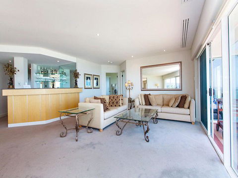 Beachfront Penthouse & Huge Terrace - Gold Coast 4U 5