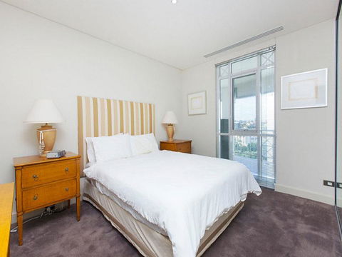 Beachfront Penthouse & Huge Terrace - Gold Coast 4U 6