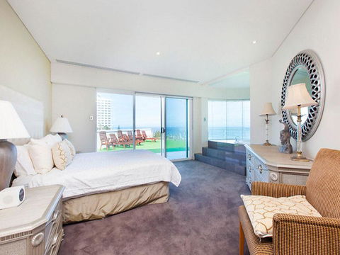 Beachfront Penthouse & Huge Terrace - Gold Coast 4U 7