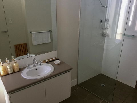 Margaret River Town House - Gold Coast 4U 11