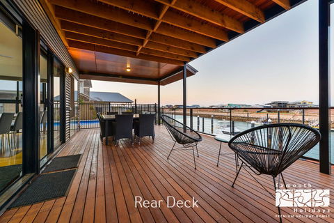 8 Kestrel Place - PRIVATE JETTY & POOL - Gold Coast 4U 15